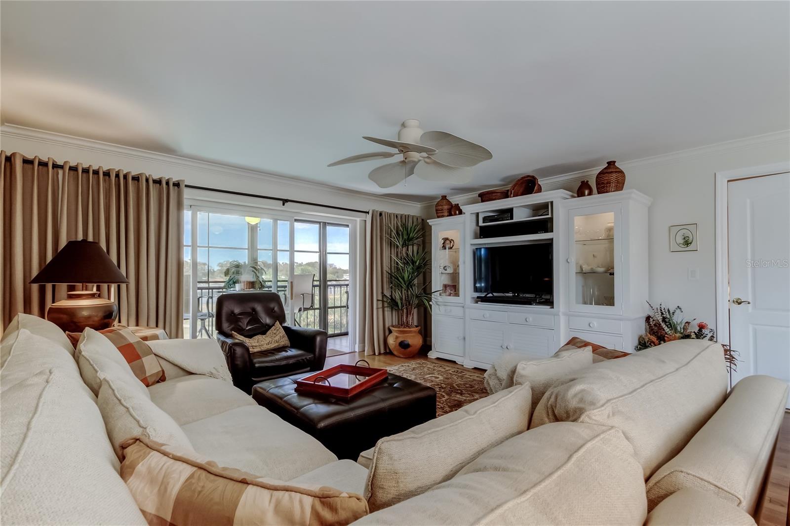 Image 22 of 66 For 9450 Harbor Greens Way 301