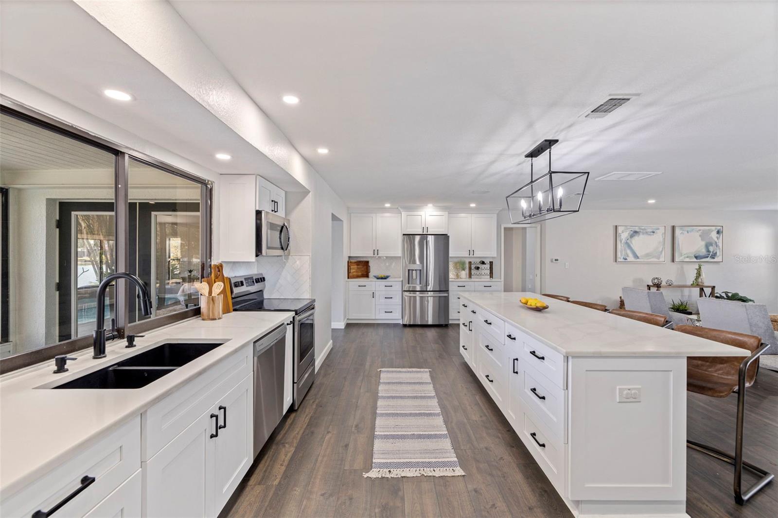 Listing photo id 9 for 8950 Baywood Park Drive