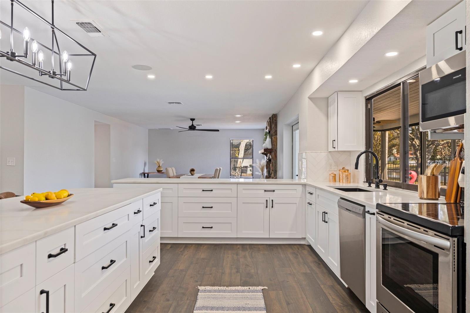 Listing photo id 10 for 8950 Baywood Park Drive