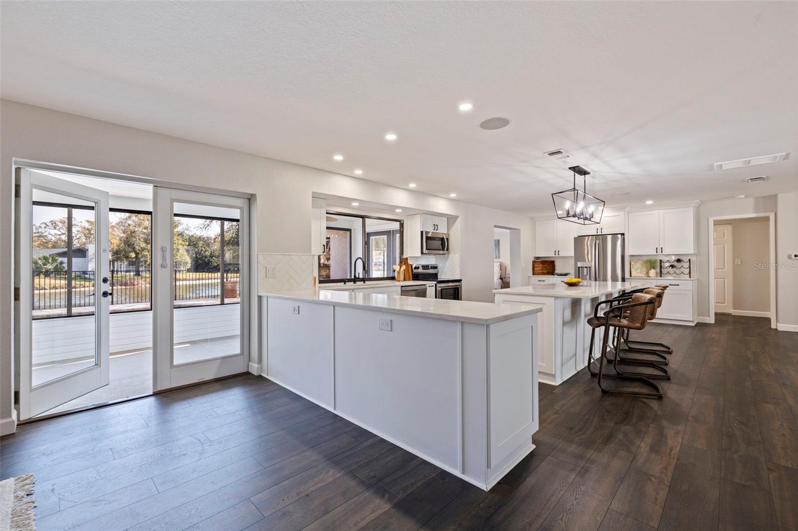 Listing photo id 14 for 8950 Baywood Park Drive