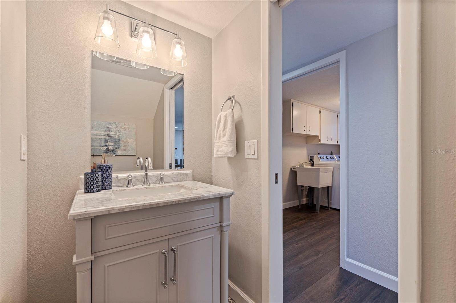 Listing photo id 17 for 8950 Baywood Park Drive