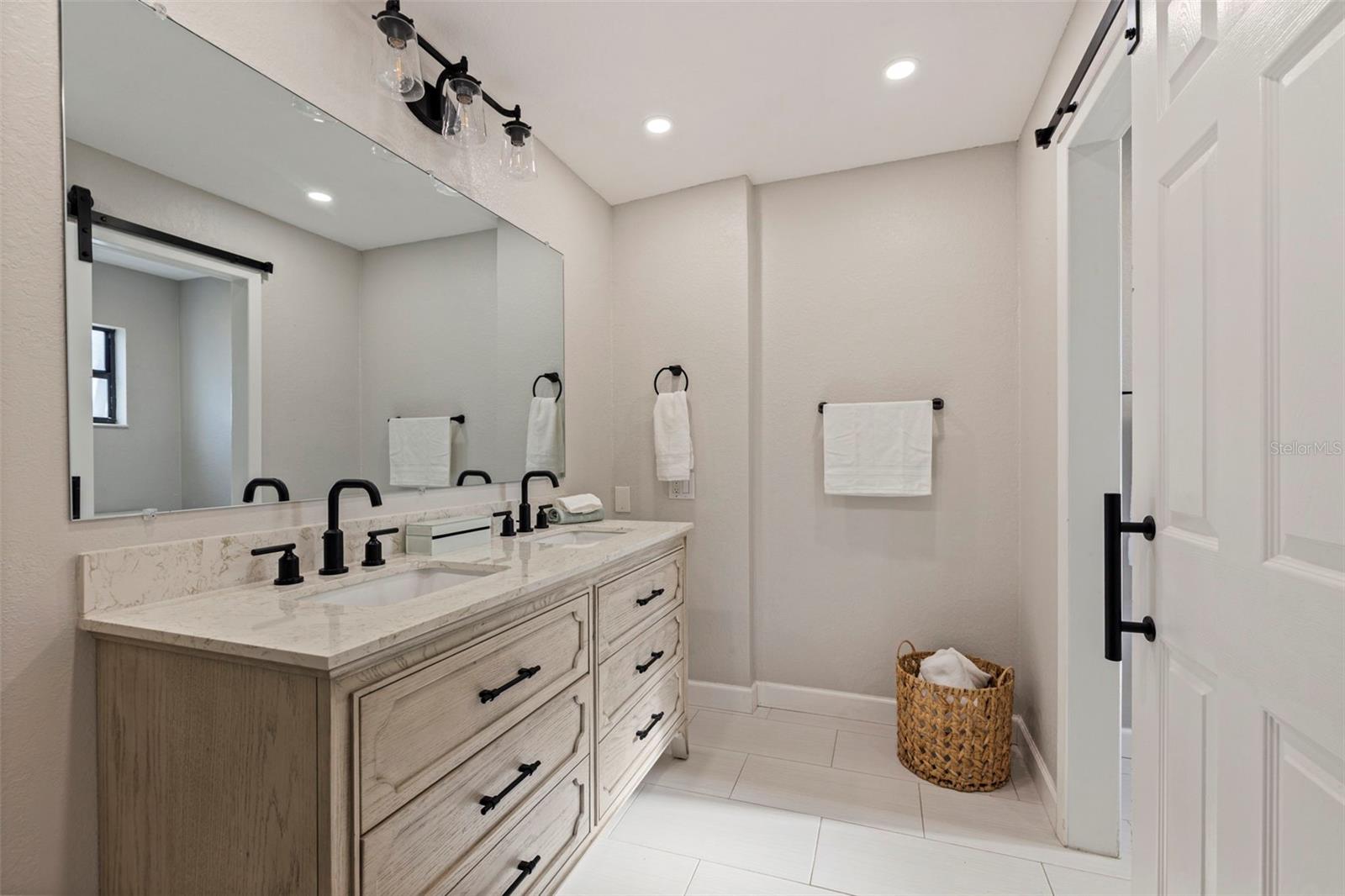 Listing photo id 26 for 8950 Baywood Park Drive