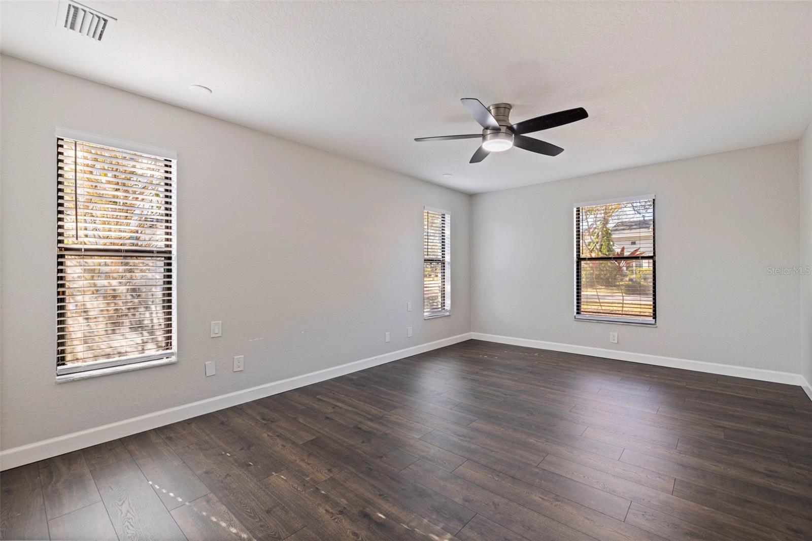 Listing photo id 28 for 8950 Baywood Park Drive