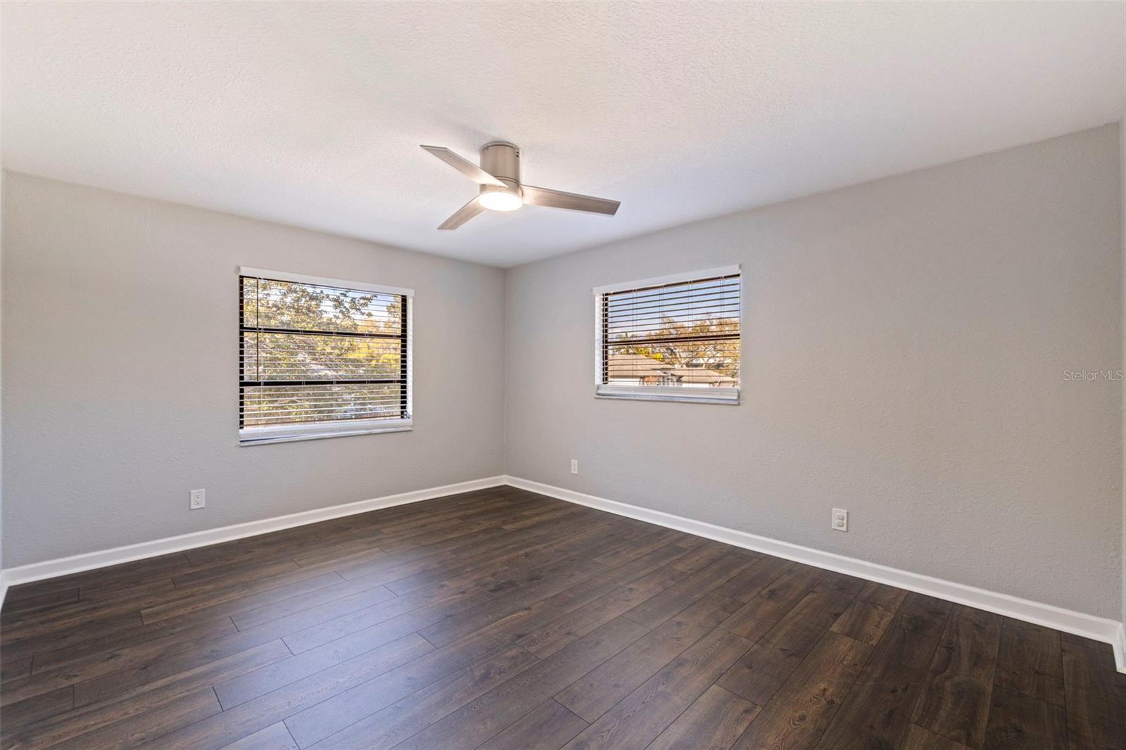 Listing photo id 34 for 8950 Baywood Park Drive