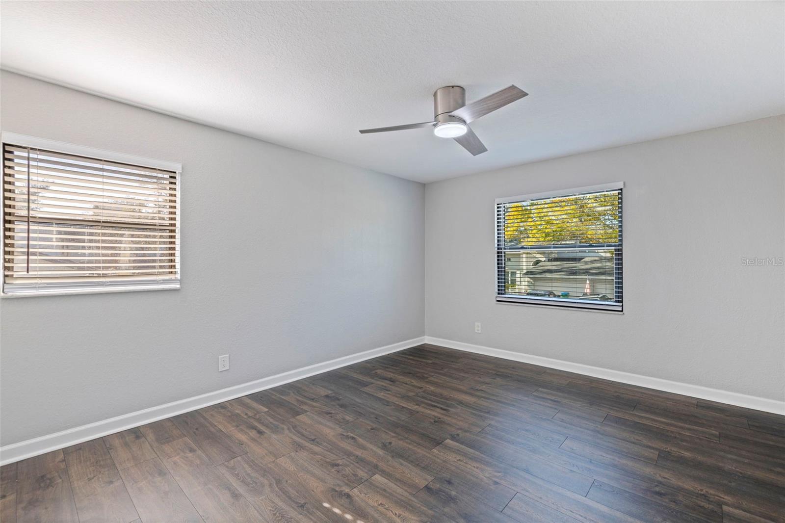 Listing photo id 35 for 8950 Baywood Park Drive