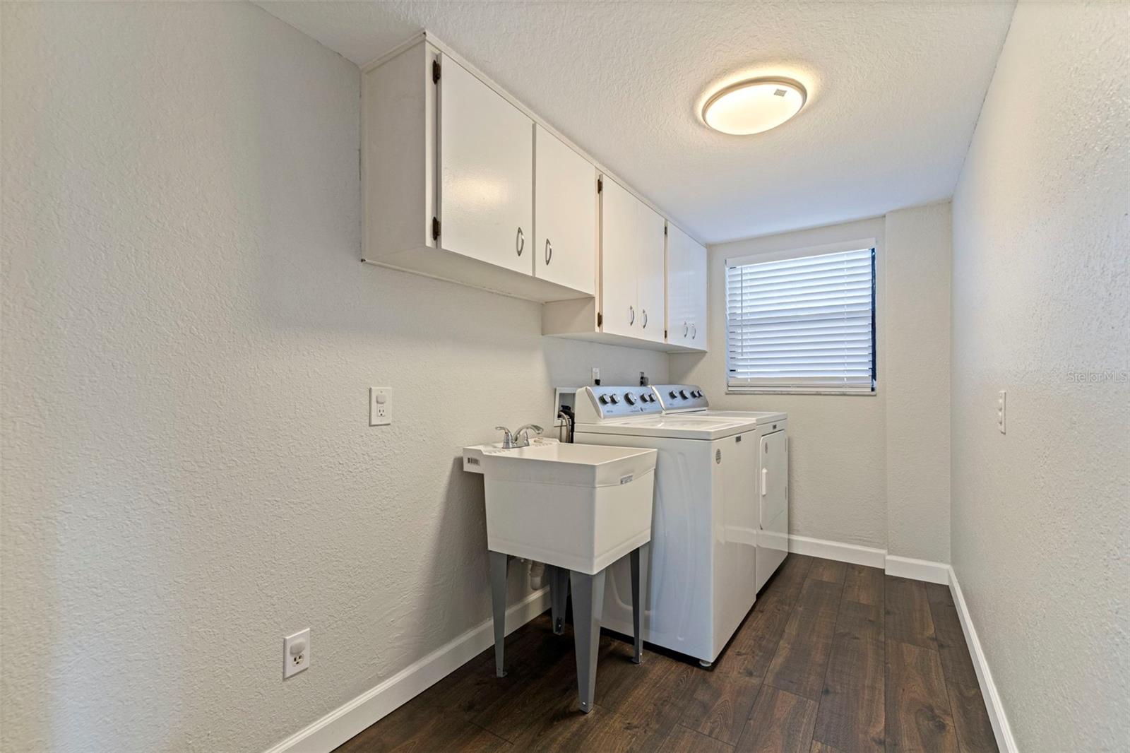 Listing photo id 36 for 8950 Baywood Park Drive