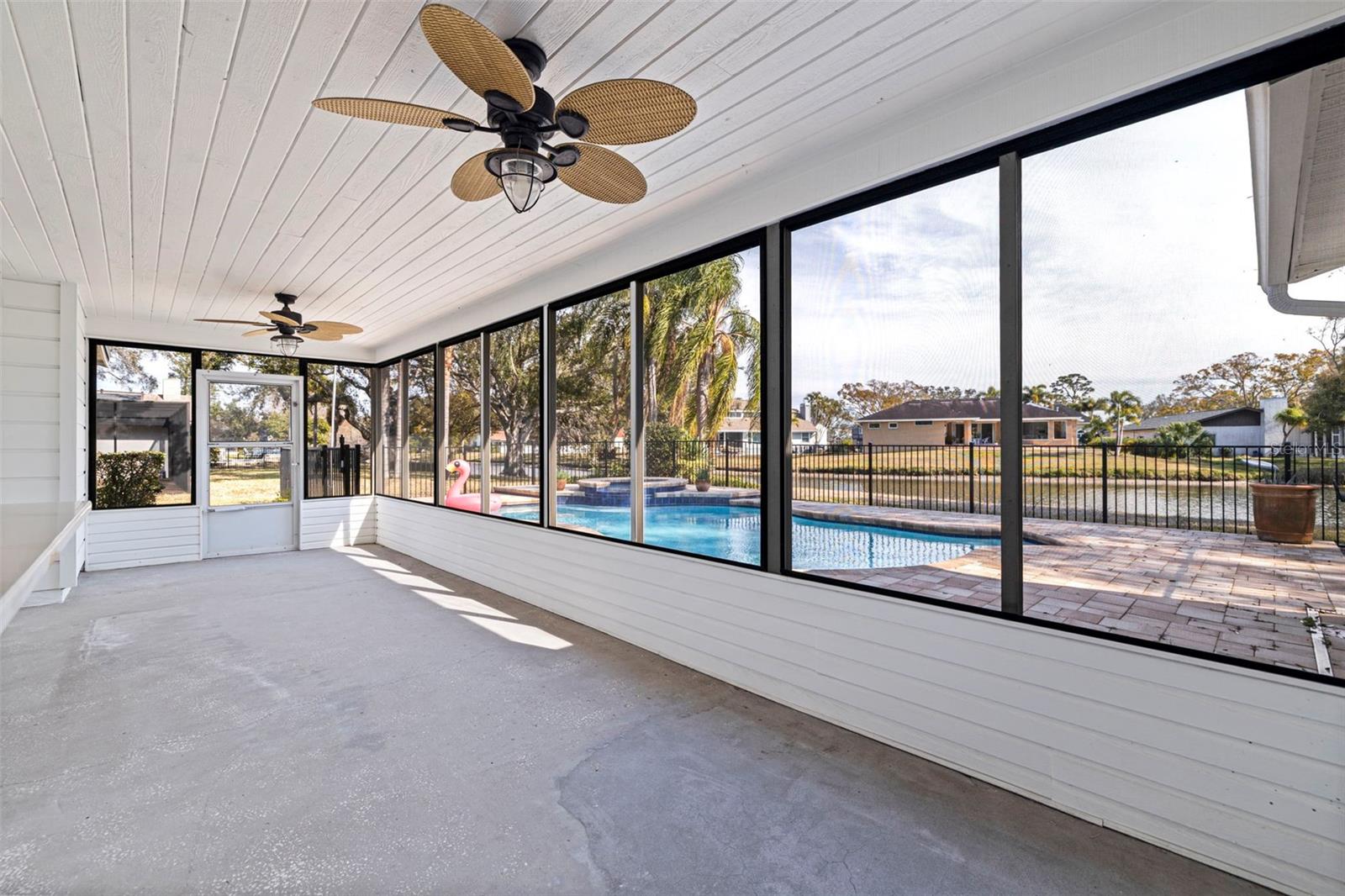 Listing photo id 38 for 8950 Baywood Park Drive