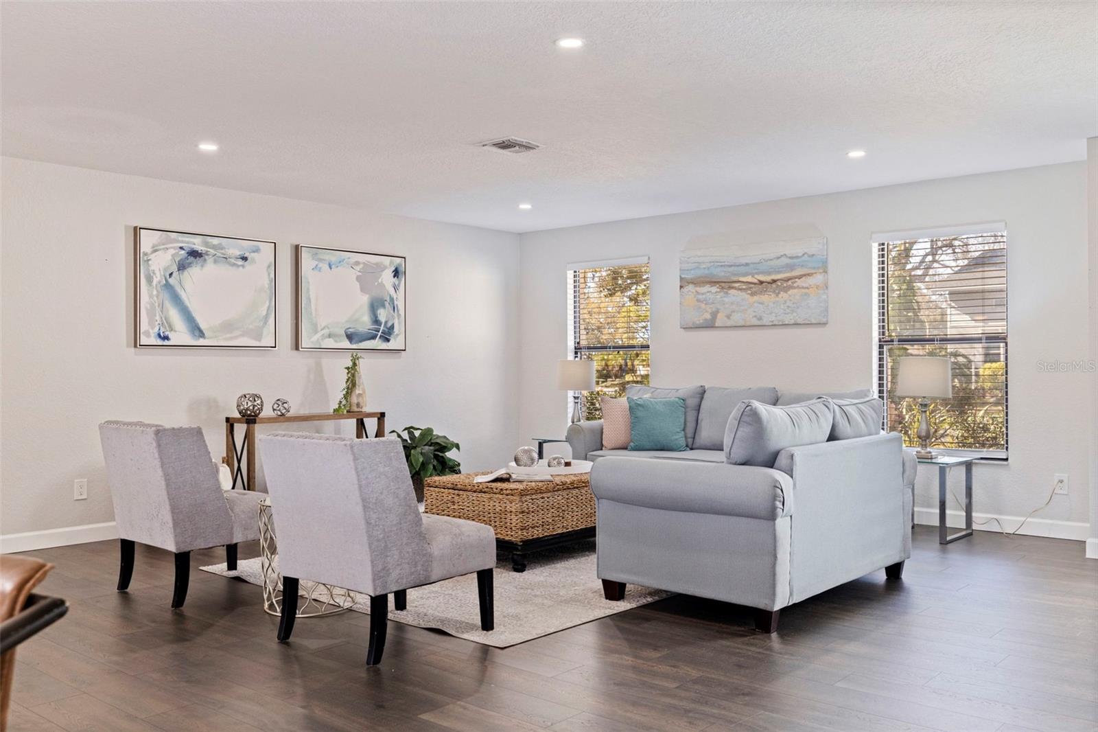 Listing photo id 3 for 8950 Baywood Park Drive