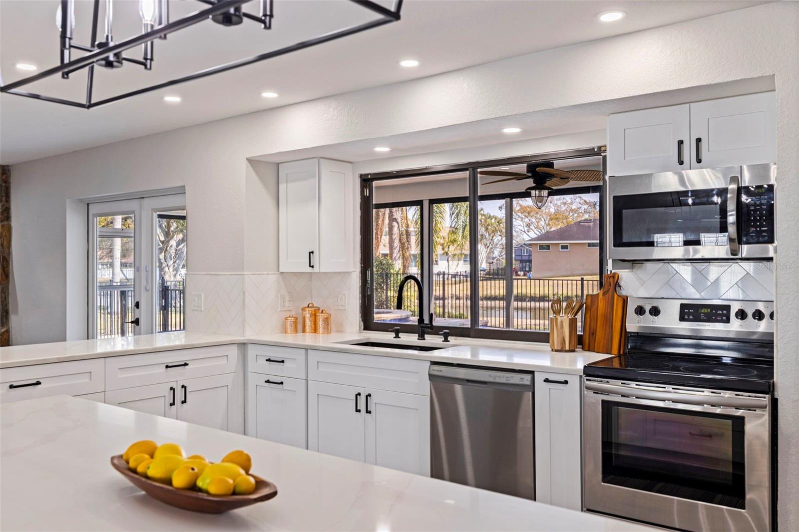 Listing photo id 7 for 8950 Baywood Park Drive