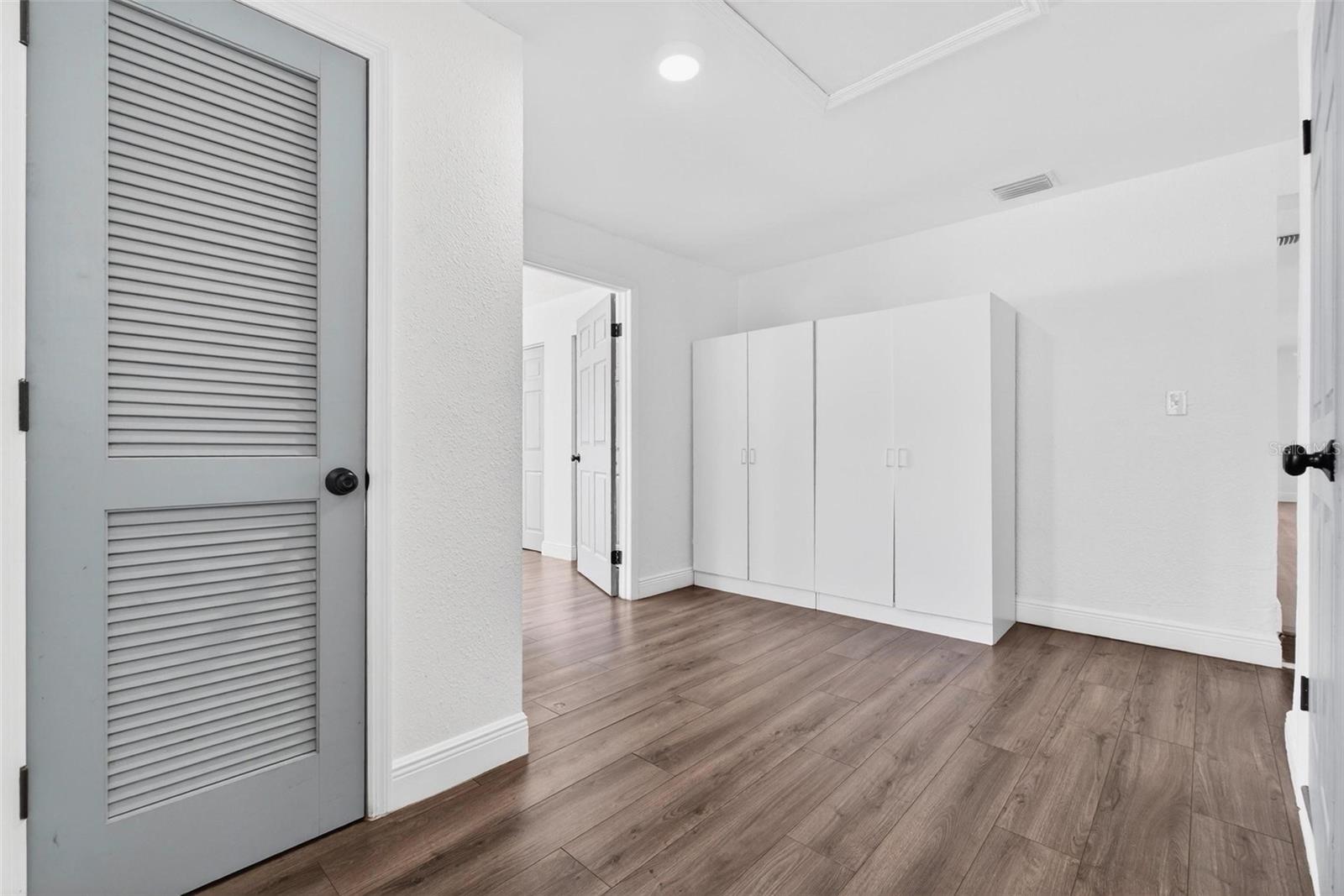 Image 20 of 42 For 2867 51st Avenue S