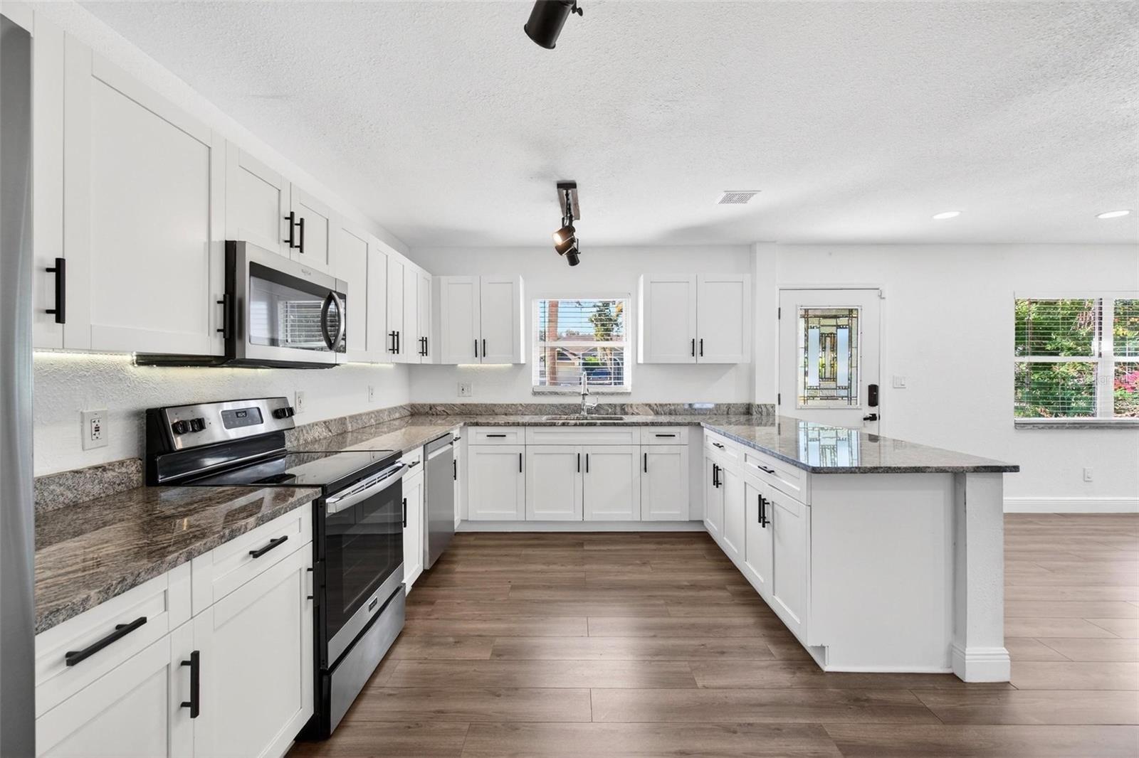 Image 6 of 42 For 2867 51st Avenue S