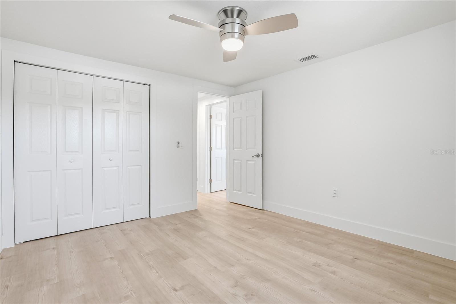 Image 20 of 46 For 4860 Shell Stream Boulevard