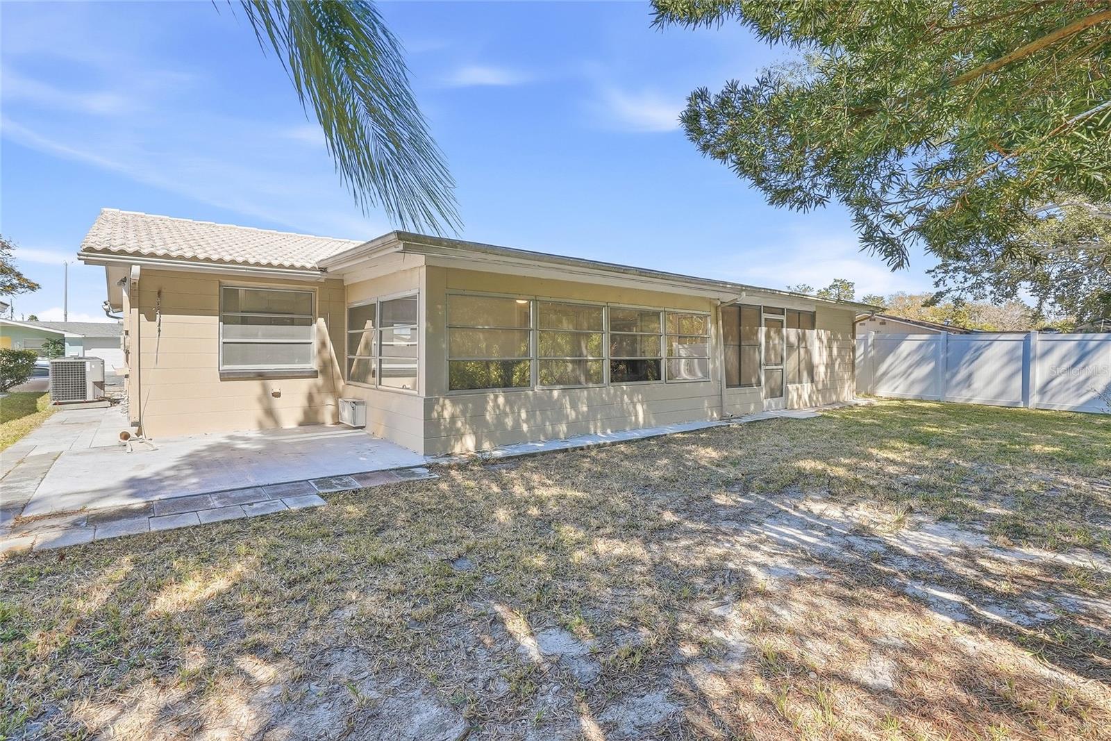 Image 34 of 46 For 4860 Shell Stream Boulevard