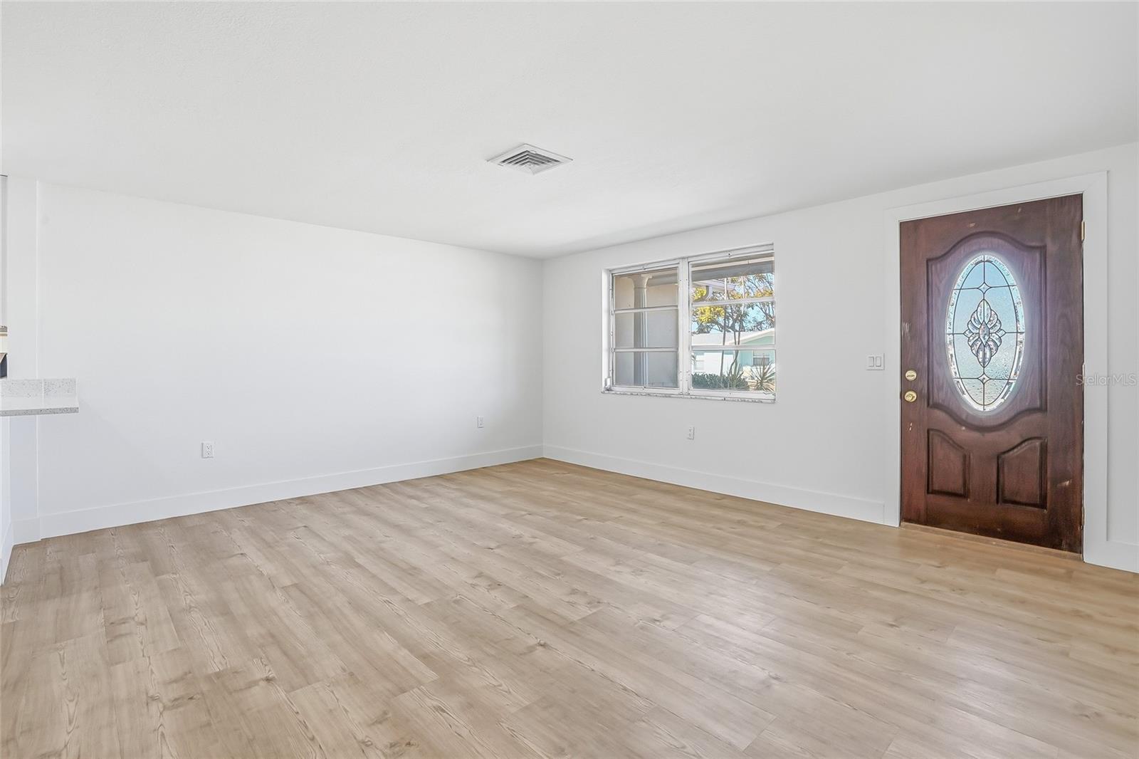 Image 6 of 46 For 4860 Shell Stream Boulevard