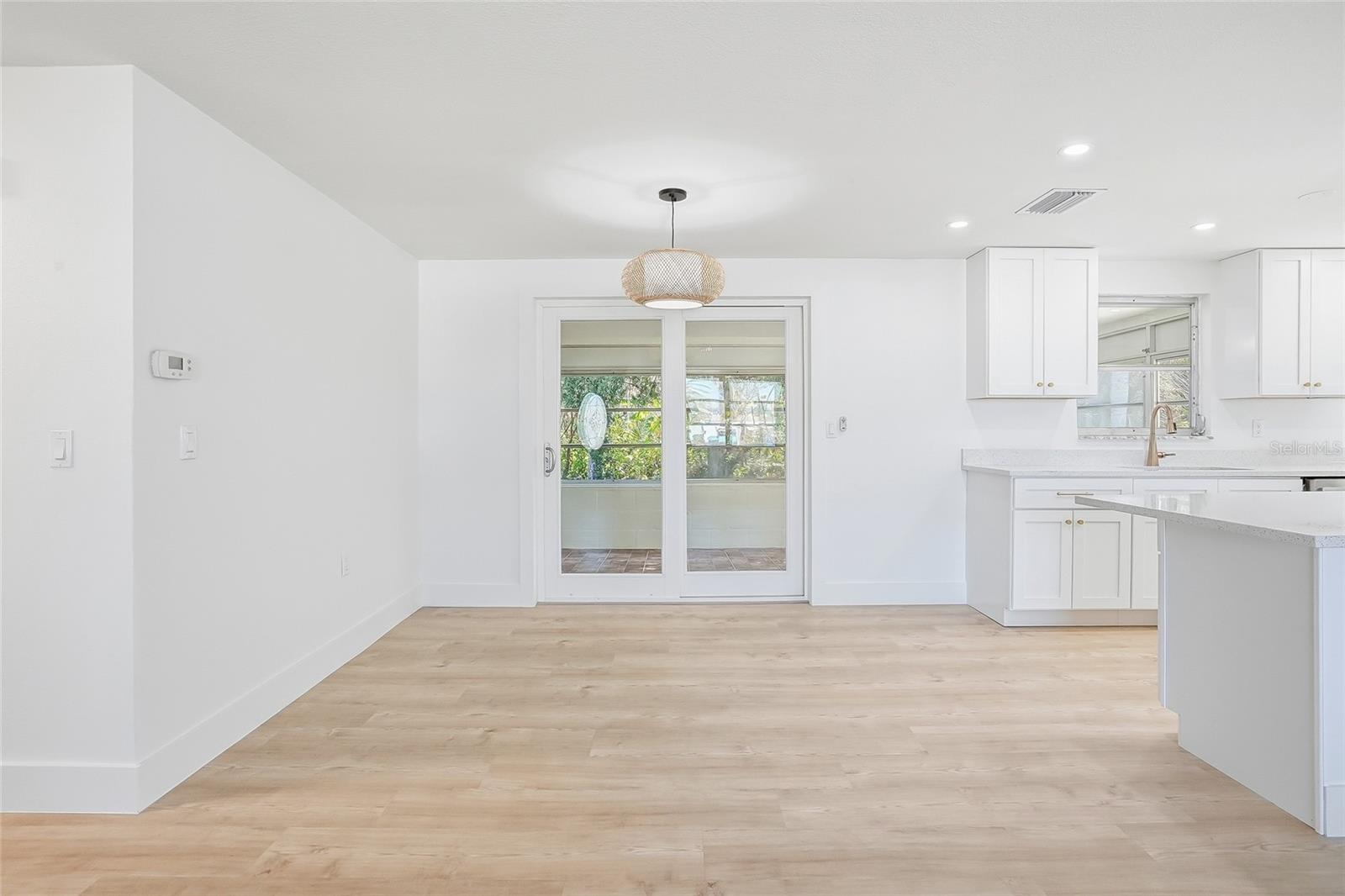 Image 8 of 46 For 4860 Shell Stream Boulevard