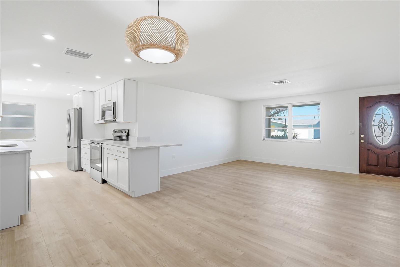 Image 9 of 46 For 4860 Shell Stream Boulevard