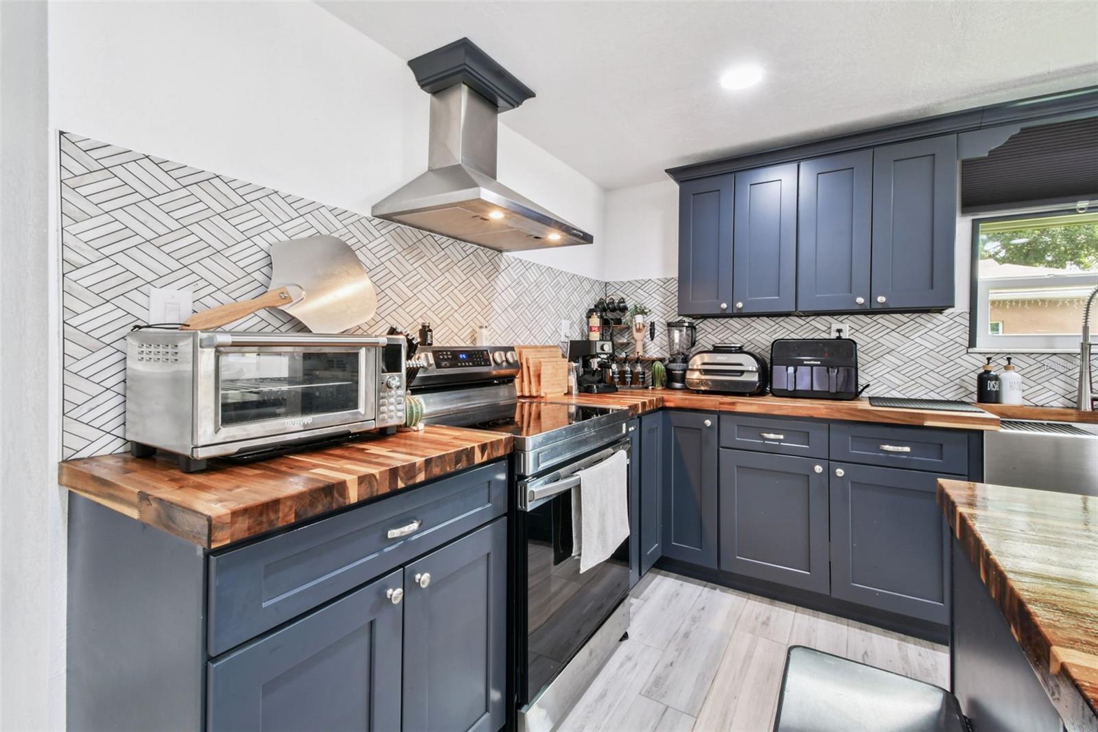 Image 9 of 21 For 1929 Highland Street