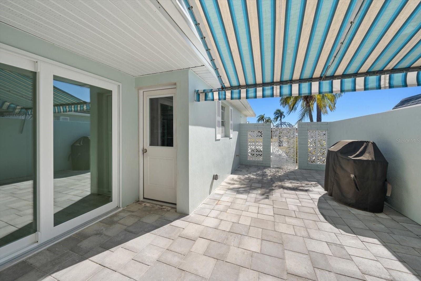 Image 17 of 38 For 383 Boca Ciega Point Boulevard N