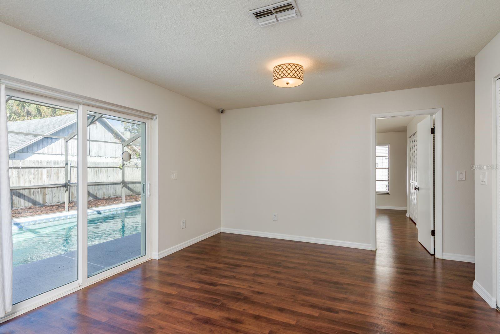 Image 11 of 34 For 550 Ontario Avenue