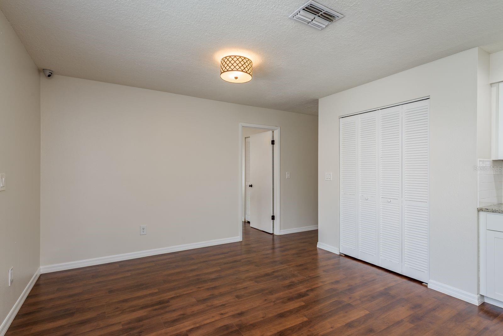 Image 13 of 34 For 550 Ontario Avenue