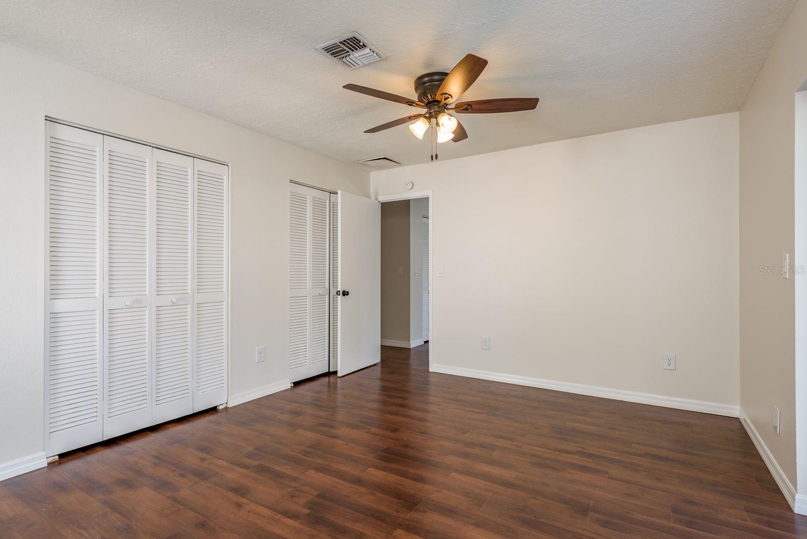 Image 16 of 34 For 550 Ontario Avenue