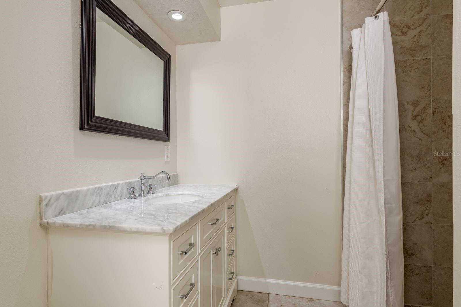 Image 17 of 34 For 550 Ontario Avenue