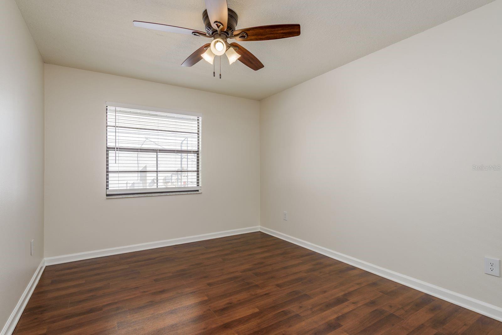 Image 22 of 34 For 550 Ontario Avenue