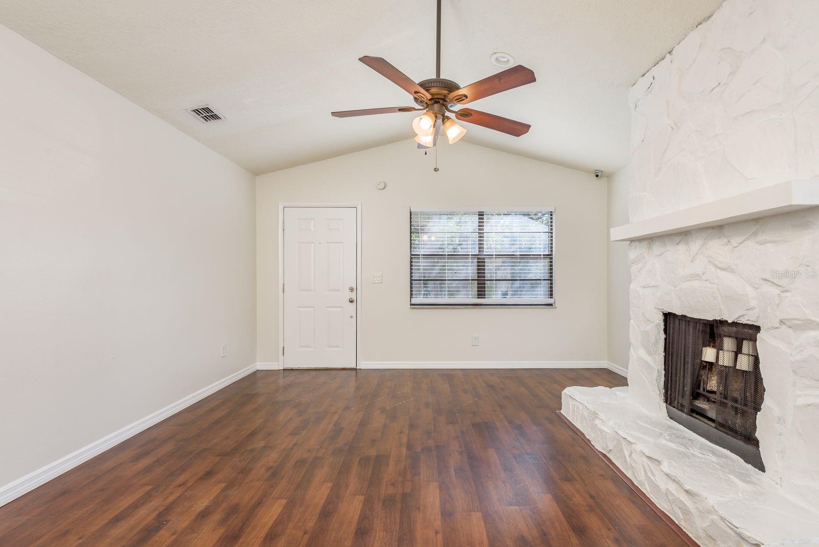 Image 5 of 34 For 550 Ontario Avenue