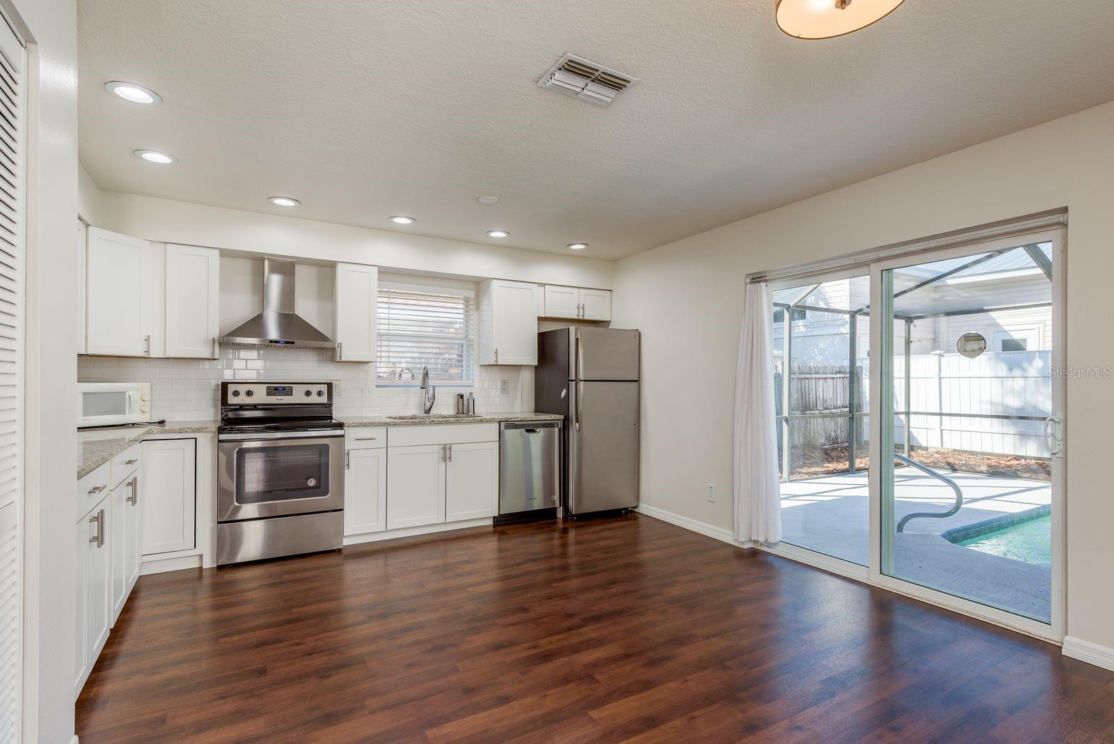 Image 8 of 34 For 550 Ontario Avenue