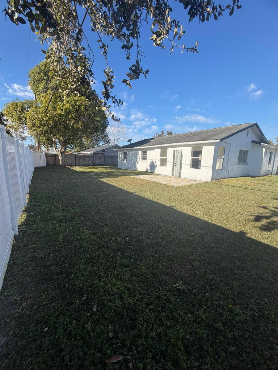 Image 3 of 7 For 114 Floral Drive