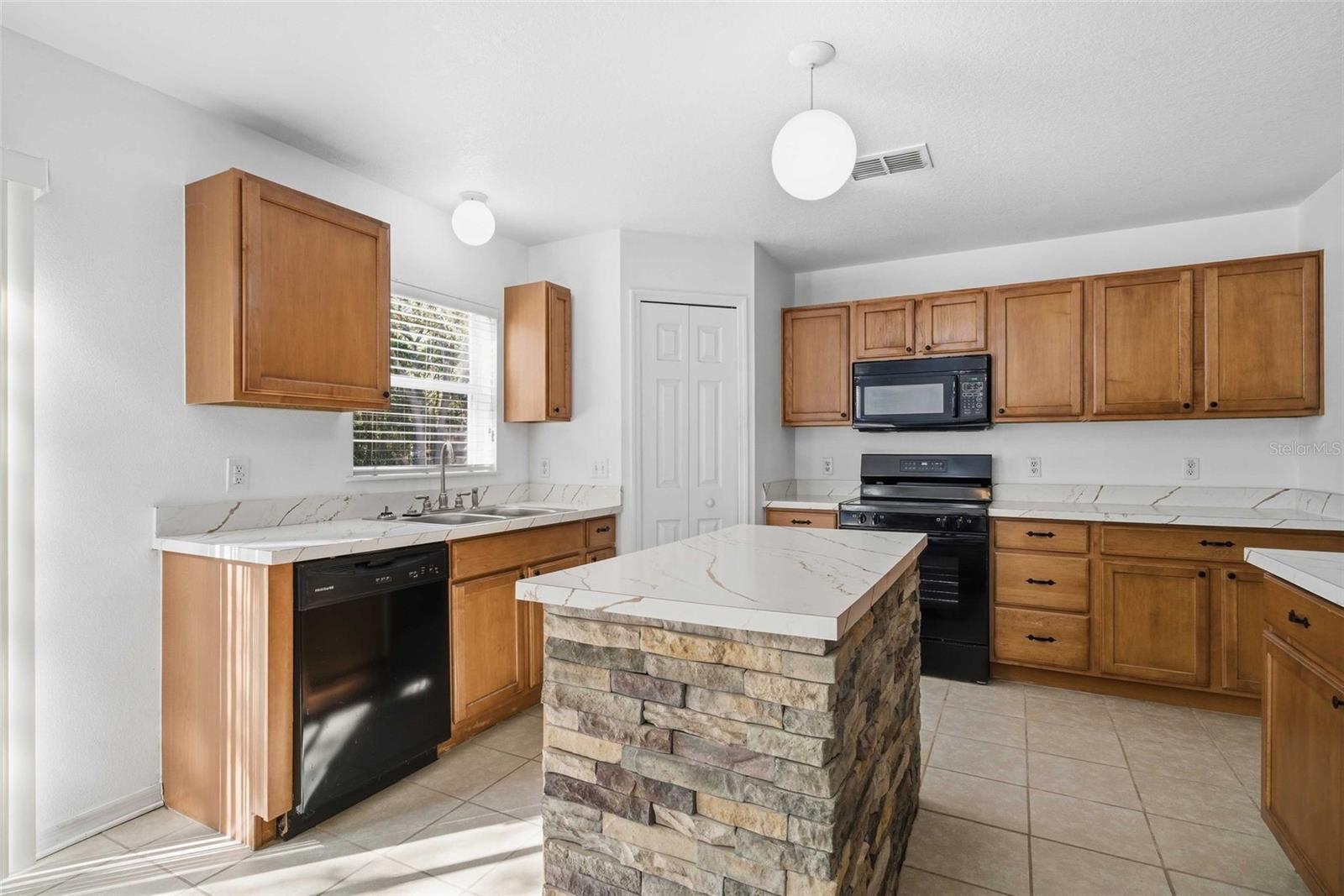 Image 19 of 53 For 3975 Wilburton Drive