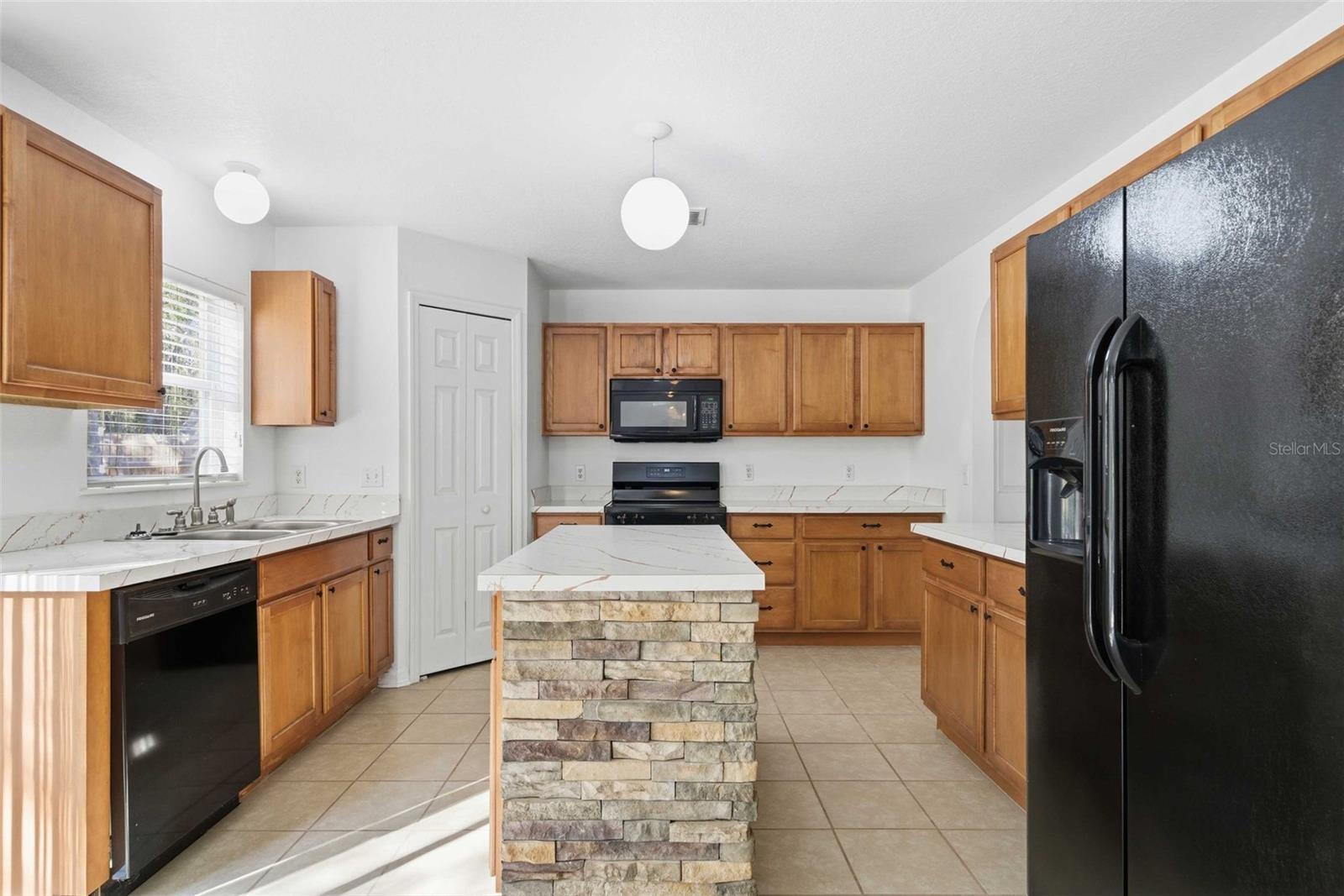 Image 22 of 53 For 3975 Wilburton Drive