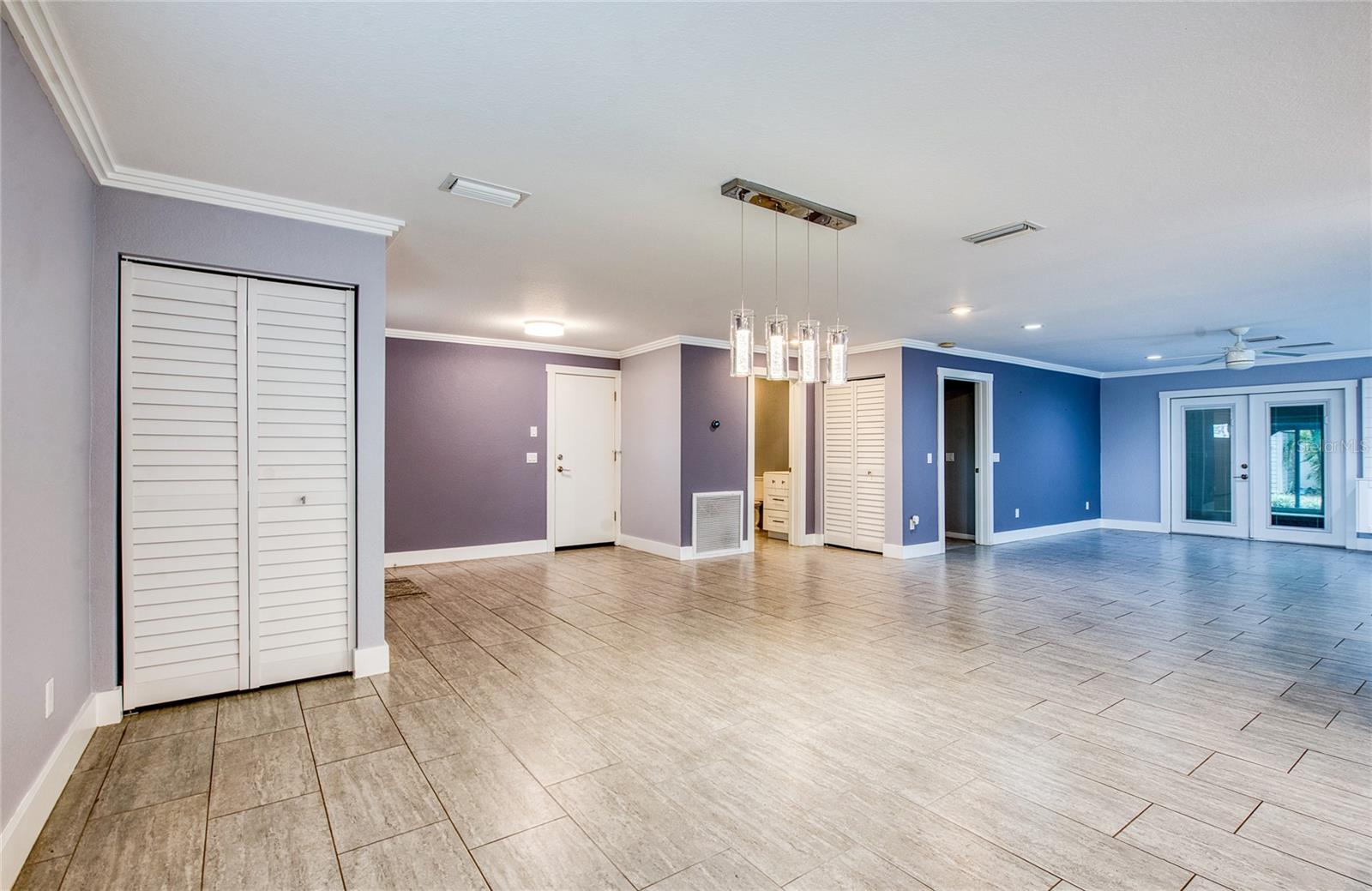 Listing photo id 17 for 6408 7th Avenue N