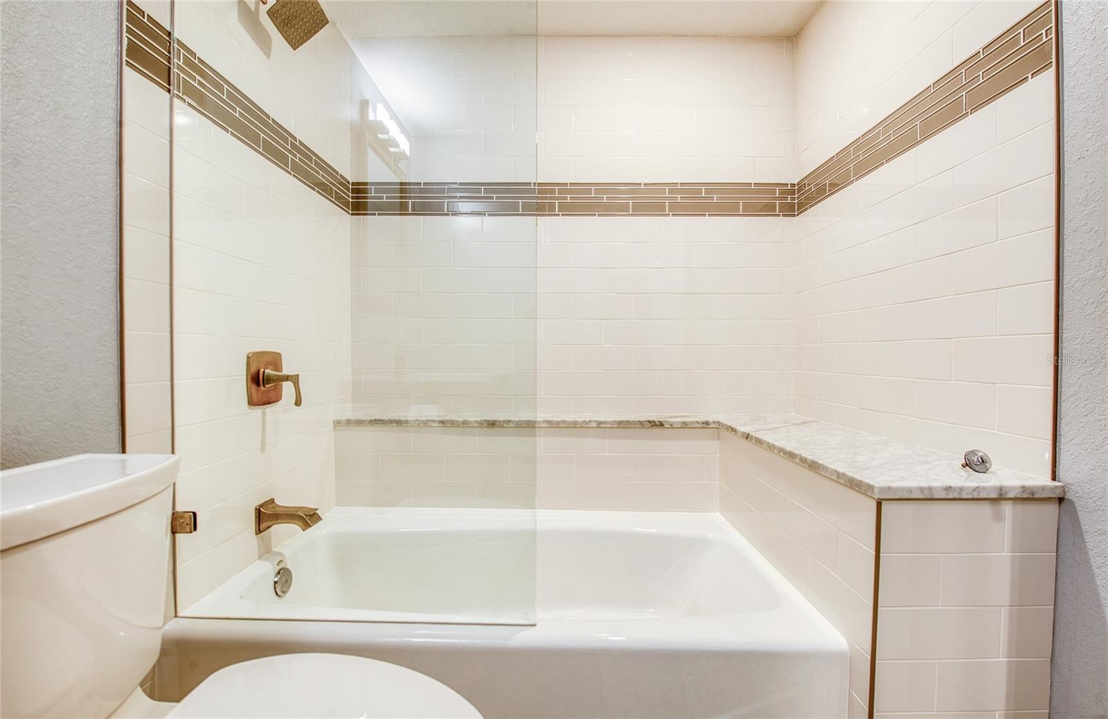 Listing photo id 37 for 6408 7th Avenue N