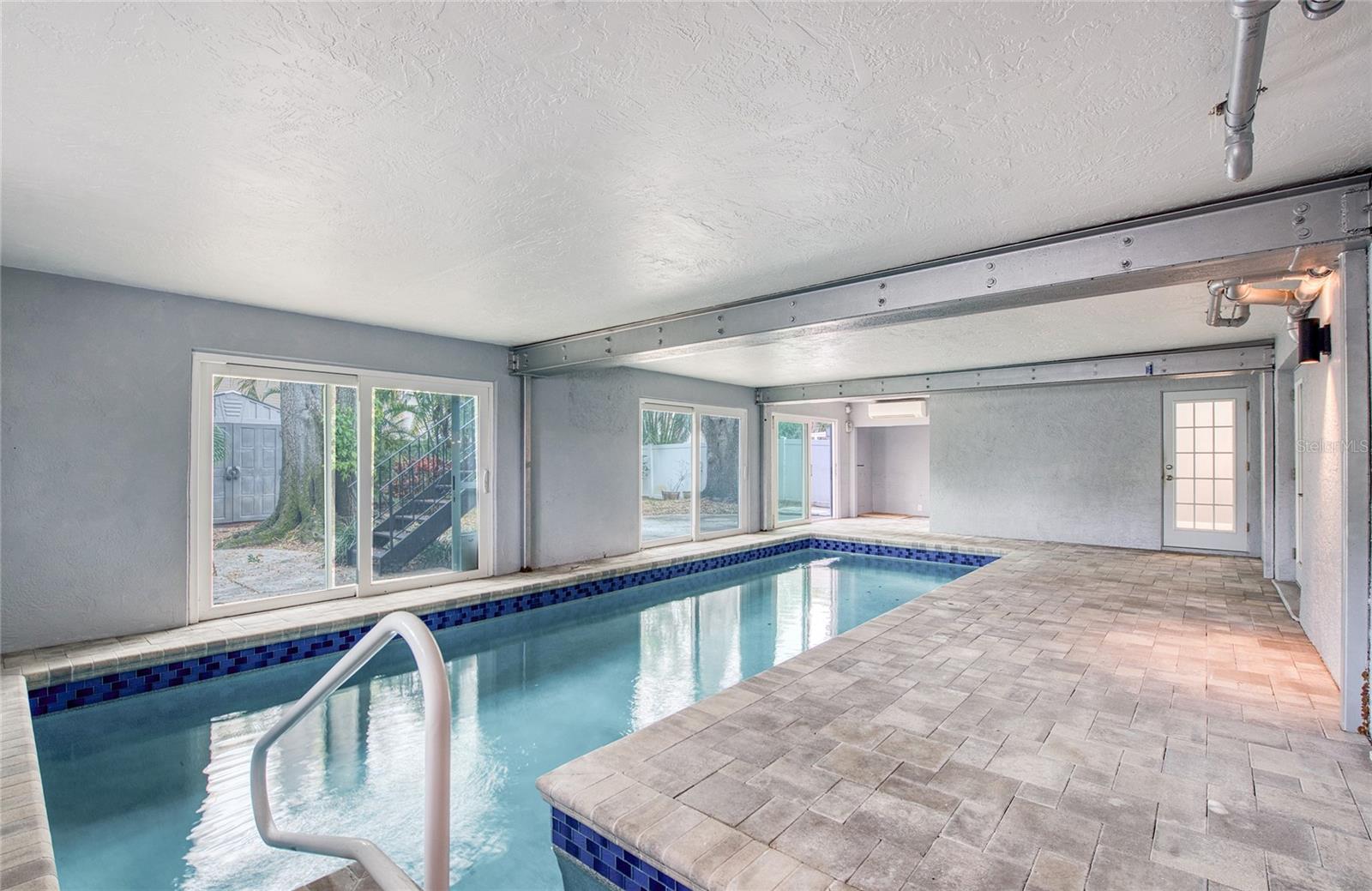 Listing photo id 42 for 6408 7th Avenue N