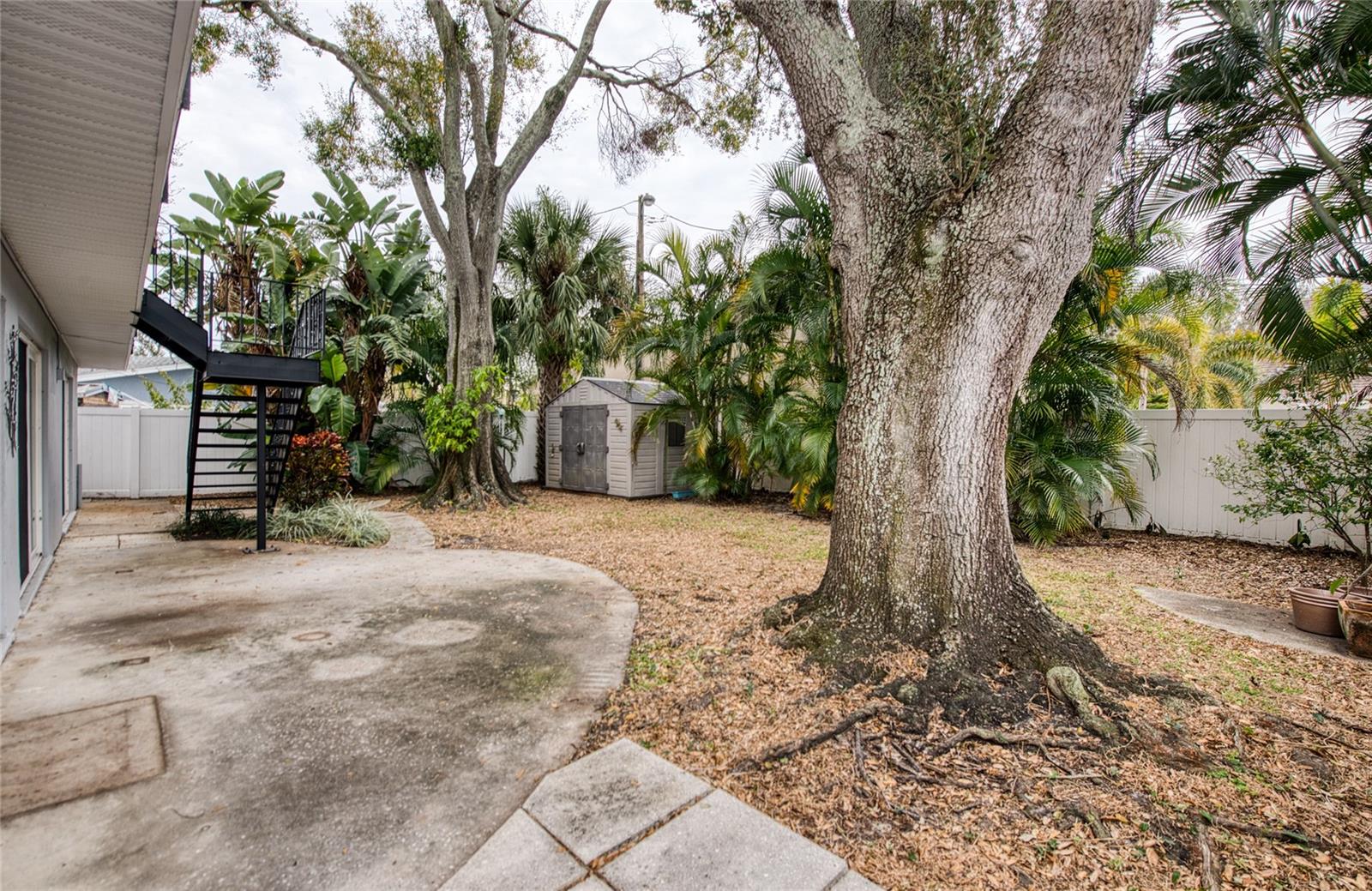 Listing photo id 44 for 6408 7th Avenue N