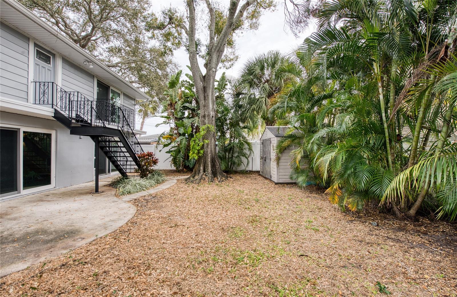 Listing photo id 46 for 6408 7th Avenue N