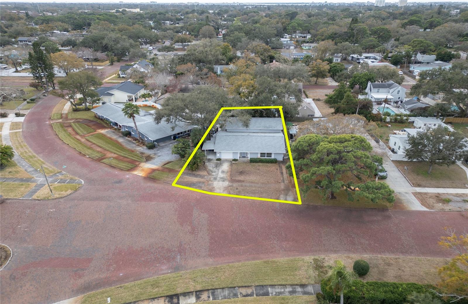 Listing photo id 49 for 6408 7th Avenue N