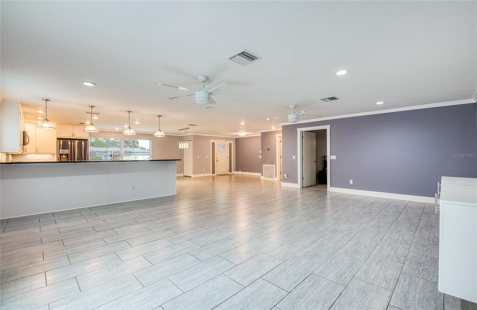 Listing photo id 6 for 6408 7th Avenue N