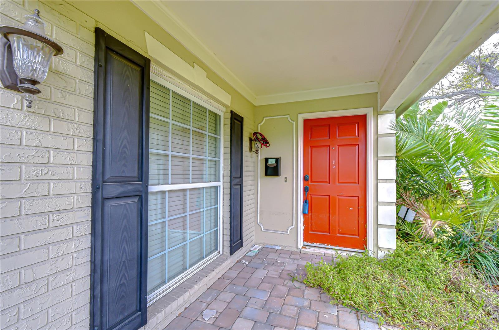 Listing photo id 0 for 615 Davis Boulevard