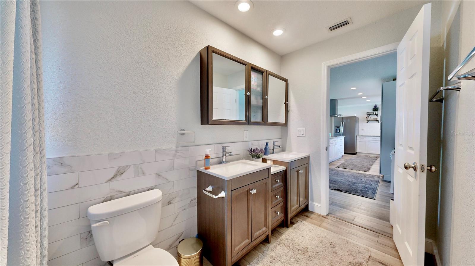 Image 31 of 41 For 6947 114th Street