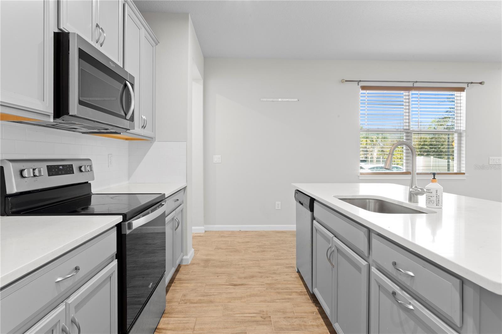 Image 10 of 44 For 8519 Primrose Willow Place