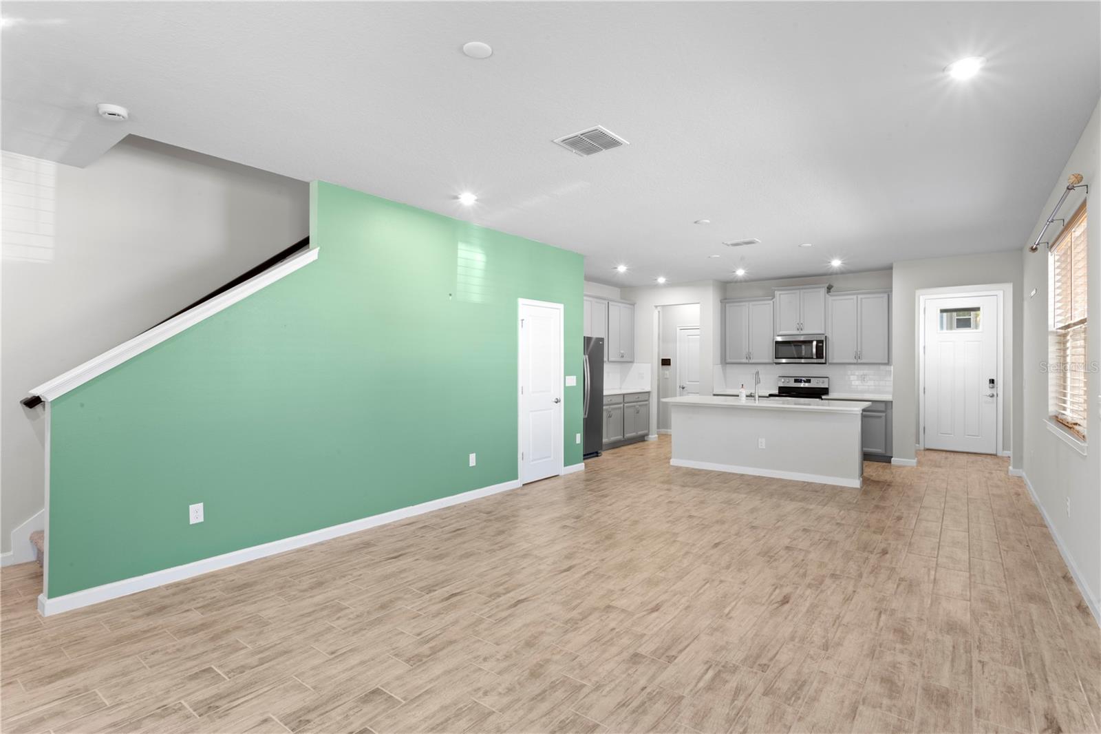 Image 21 of 44 For 8519 Primrose Willow Place