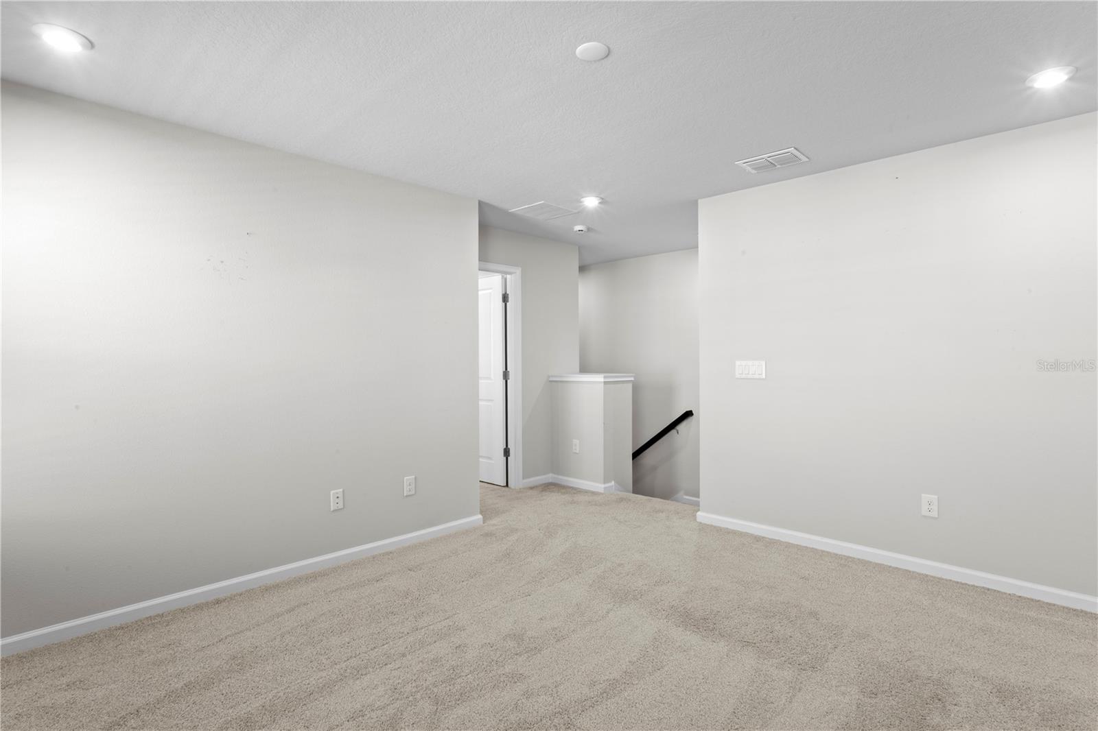 Image 27 of 44 For 8519 Primrose Willow Place