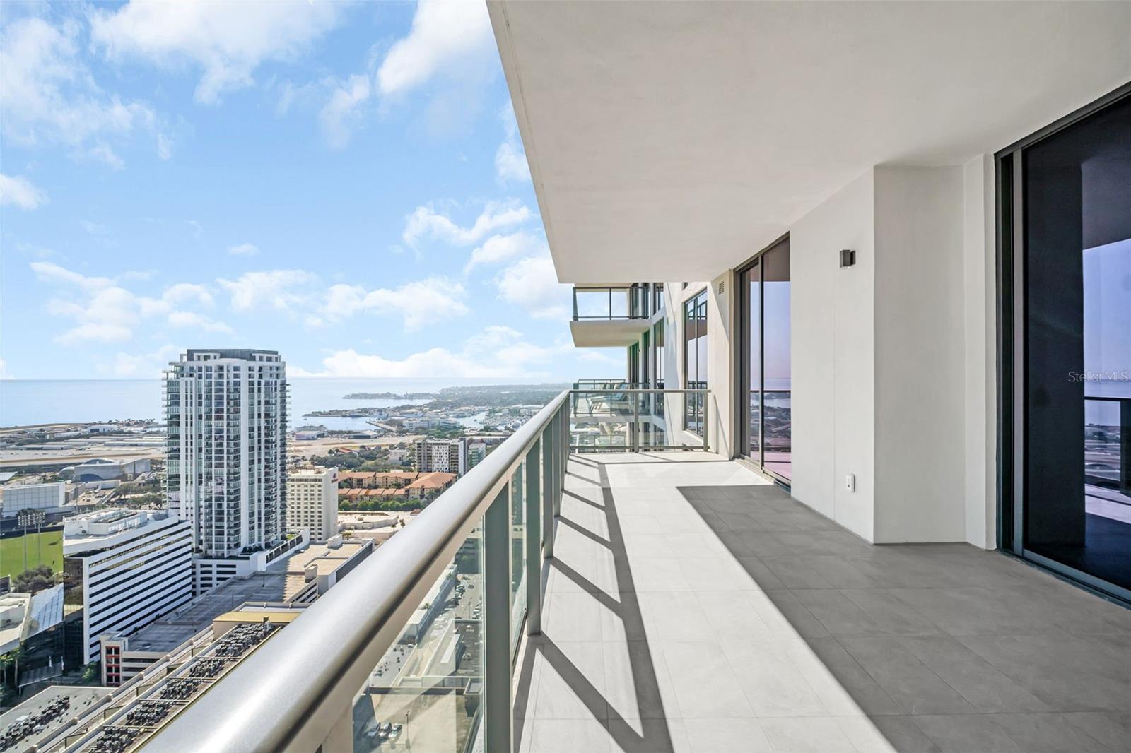 Listing photo id 15 for 275 1st Avenue S 3304