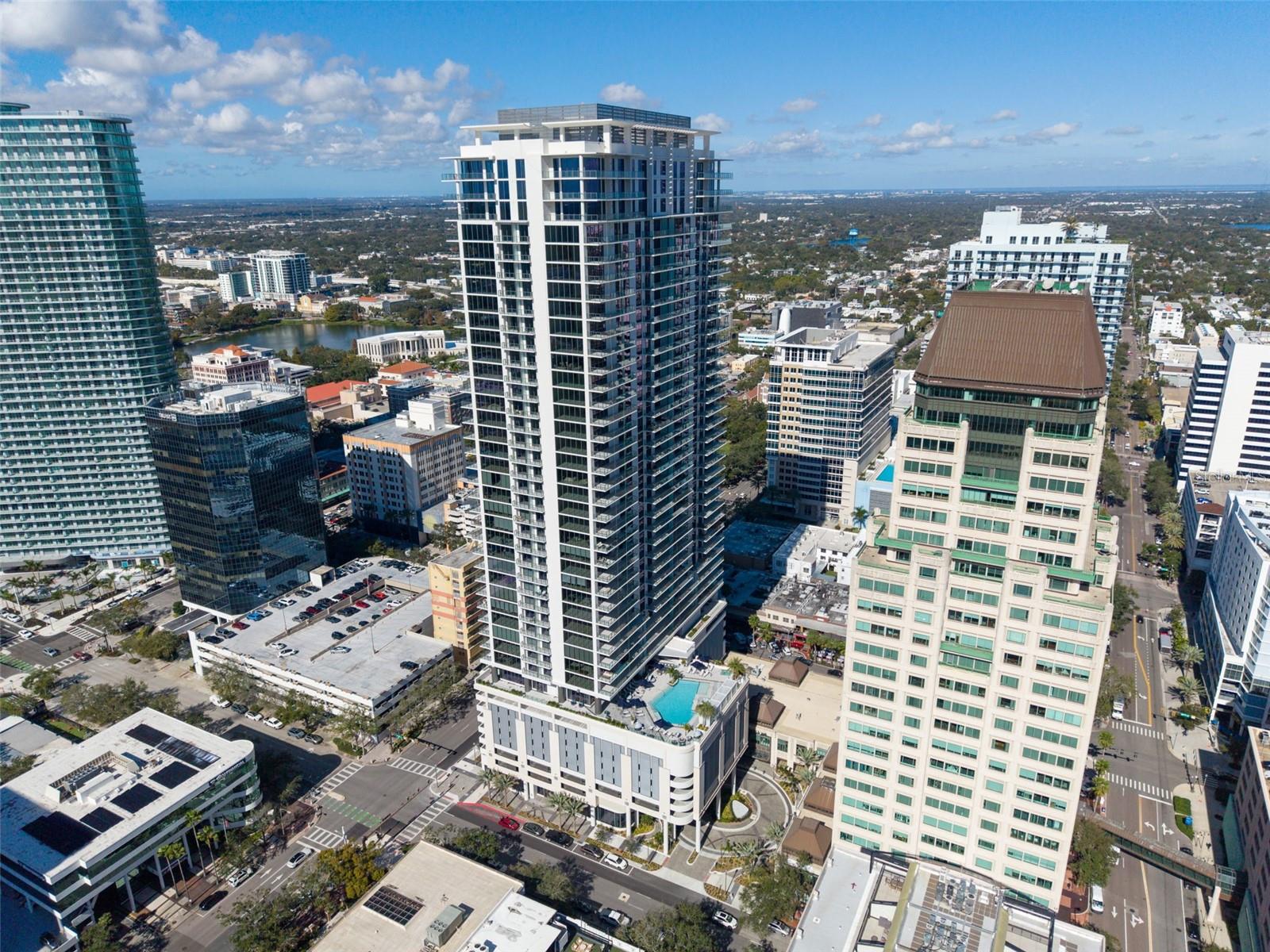 Listing photo id 52 for 275 1st Avenue S 3304