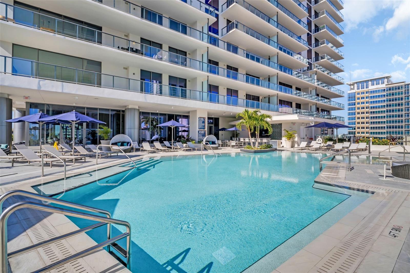 Listing photo id 68 for 275 1st Avenue S 3304