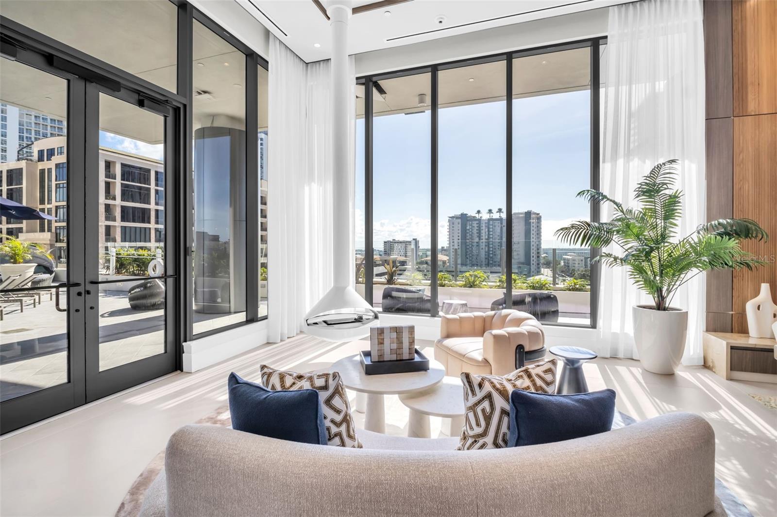 Listing photo id 90 for 275 1st Avenue S 3304