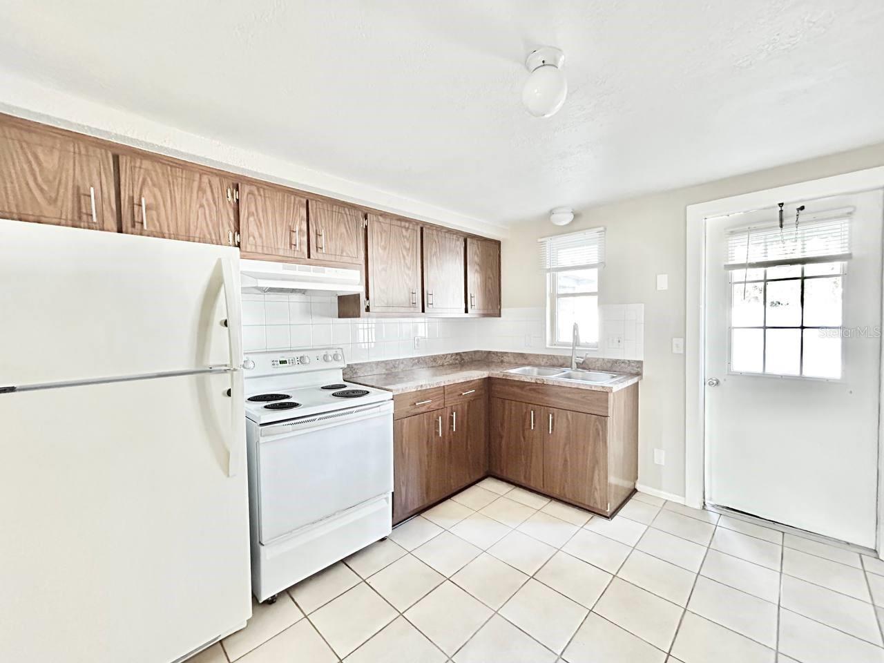 Image 5 of 12 For 5805 Delaware Avenue