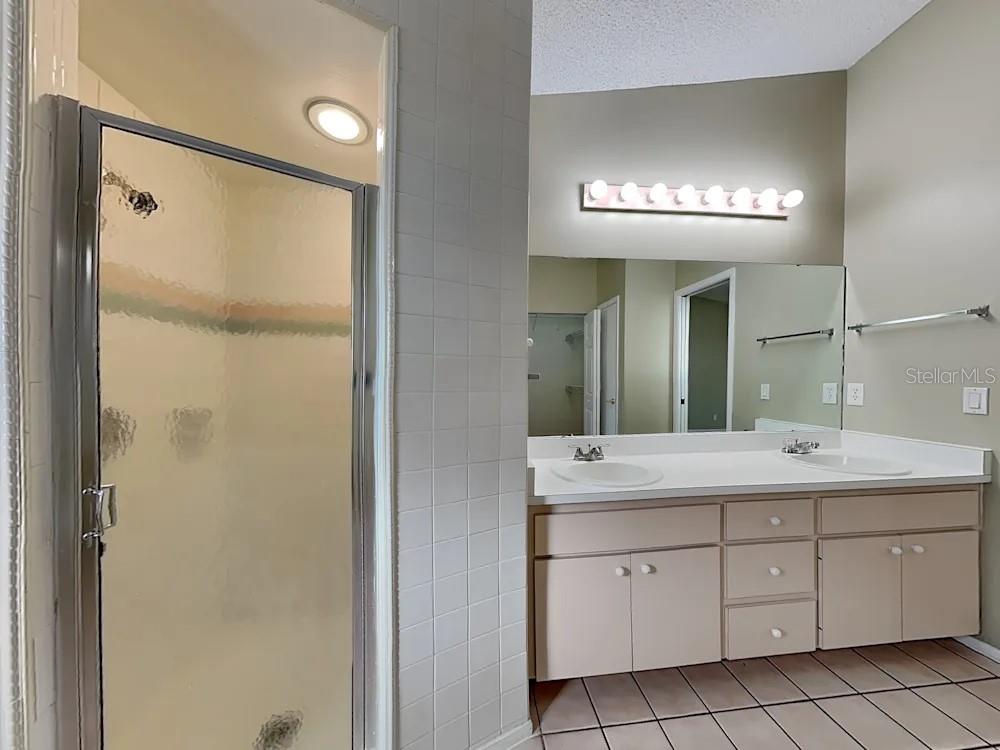 Image 11 of 14 For 2275 Cork Oak Street E